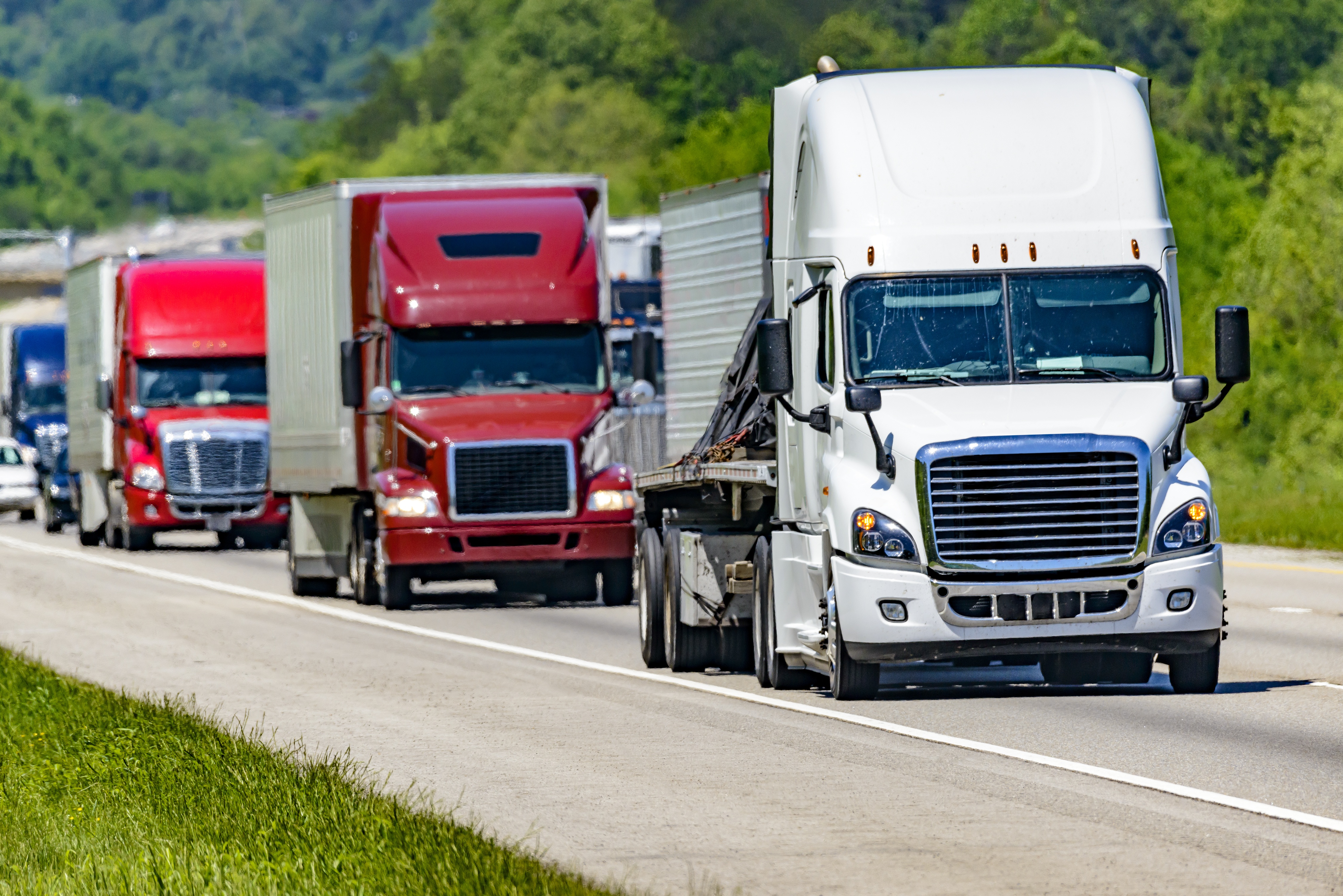 Pros & Cons of Using Truckload for Your Company’s Shipments